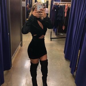 🔥🔥LITTLE BLACK WINDSOR DRESS🔥🔥